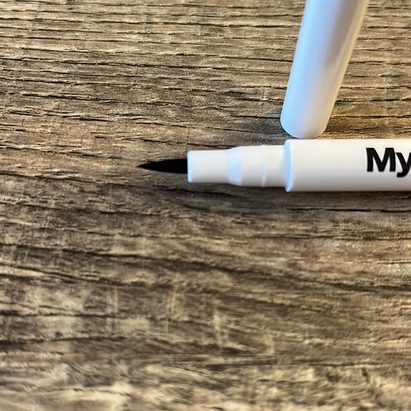 My Beauty Brand Waterproof Black Liquid Eyeliner - Picture 6 of 6